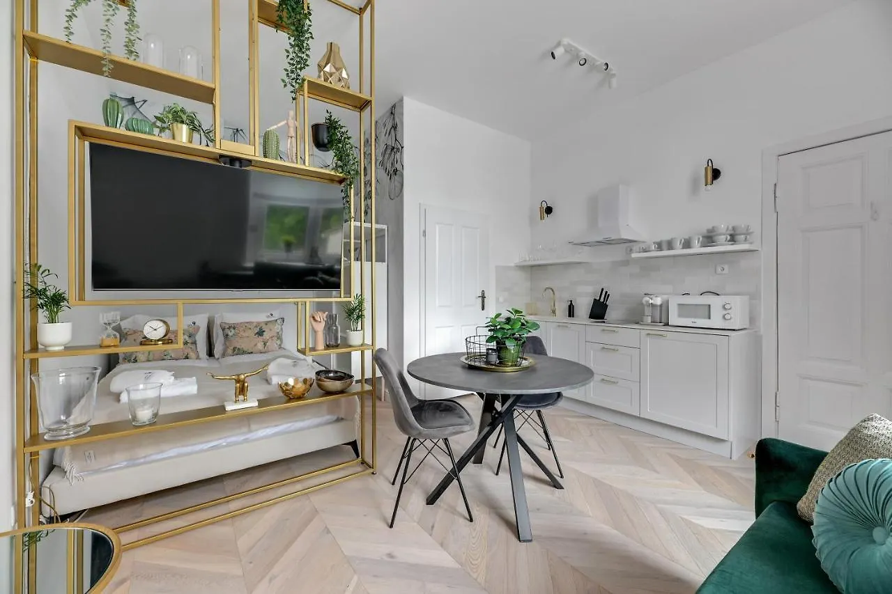 Lion Apartments -Tokio Premium Apartment At The Sopot Center 0*,