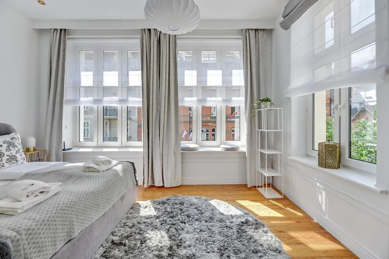 Lion Apartments -Tokio Premium Apartment At The Sopot Center 0*,